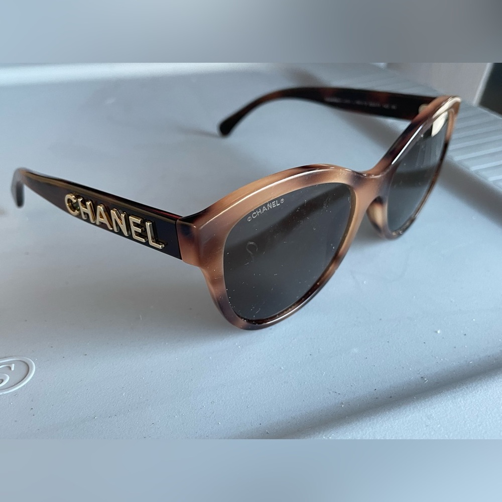 Authentic Chanel PANTOS SUNGLASSES